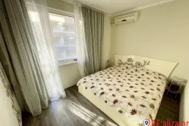 One bedroom apartment with sea view in a residential building