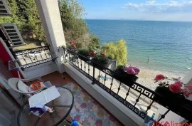 One bedroom apartment with furniture on the first line with sea view